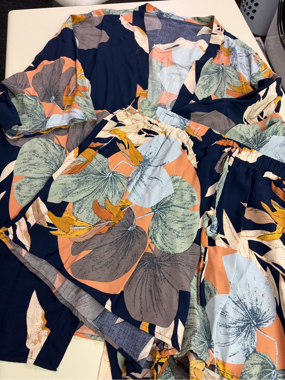 Floral Print Top and Elastic-Waist Women’s Shorts - Navy & Peach